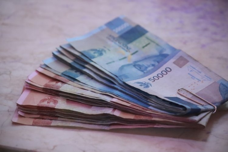 Seputar Gaji : Perbedaan UMR, UMP, dan UMK